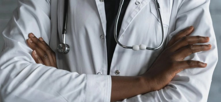 Agora Tem Especialistas abre 1,7 mil bolsas para médicos especialistas que contarão com atuação prática no SUS