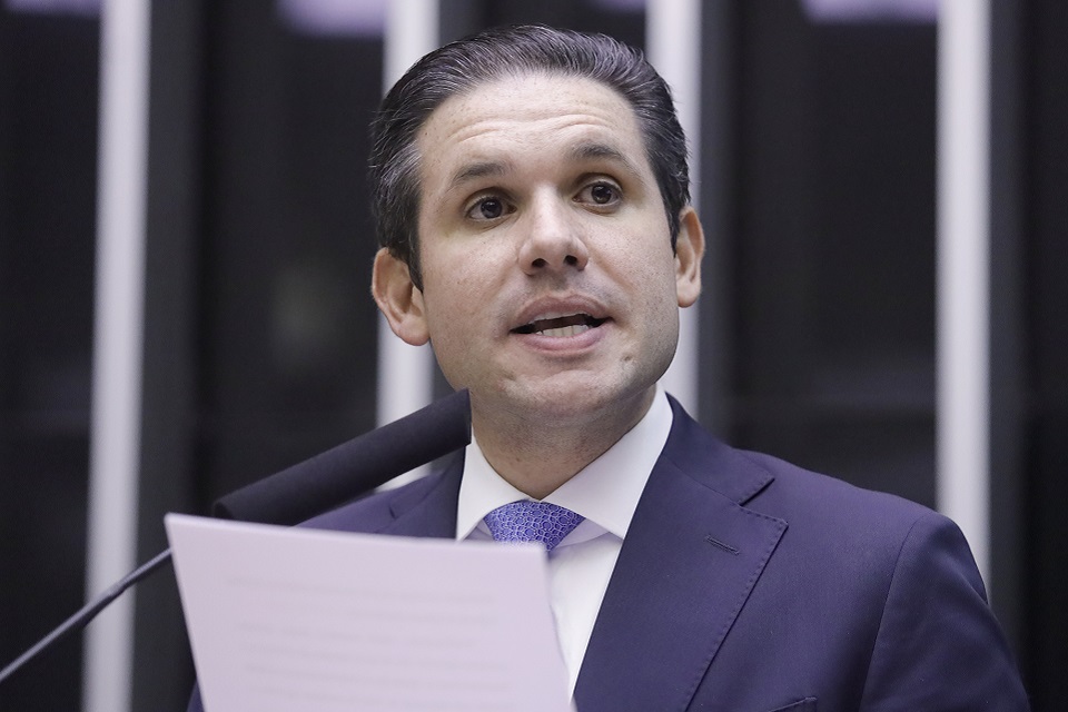 Hugo Motta exige fidelidade e alinhamento total à chapa governista no Republicanos