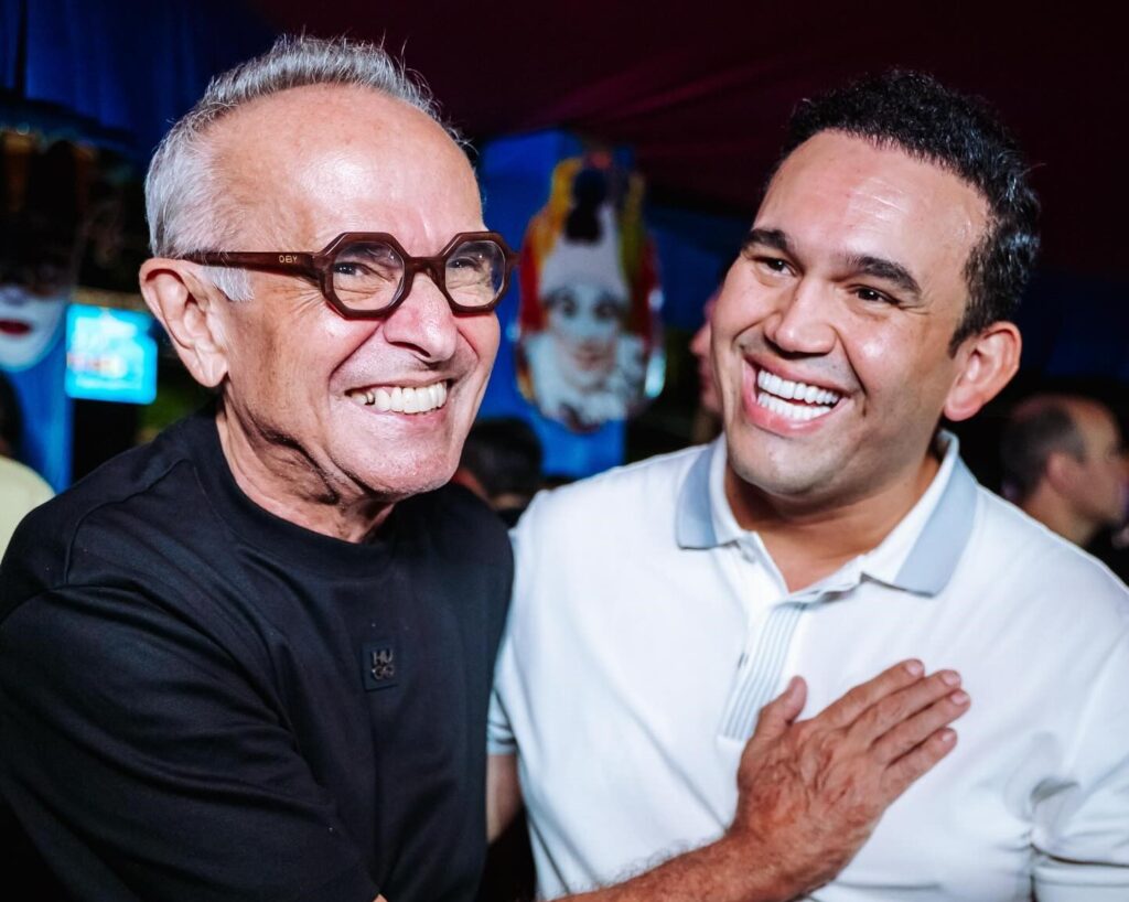 Jhony Bezerra oficializa apoio a Cícero Lucena na disputa pelo Governo da Paraíba
