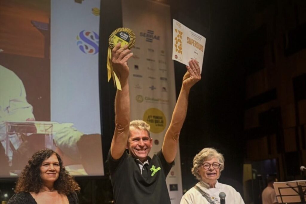 Cabaceiras brilha no palco internacional com conquista de medalha SuperOuro no Mundial do Queijo