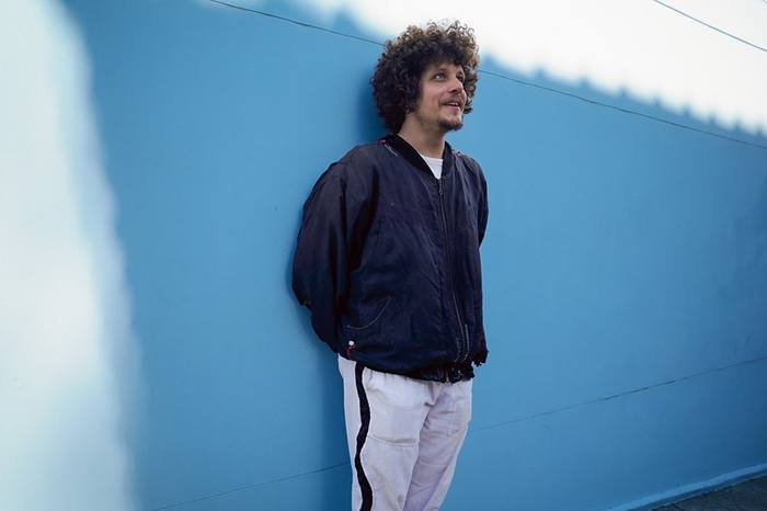 Chico Chico apresenta a turnê “Let It Burn / Deixa Arder” na Paraíba em outubro