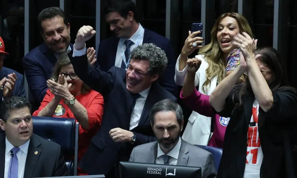 Conquista histórica: Senado garante jornada 5×2 e redução semanal de trabalho sem diminuição salarial